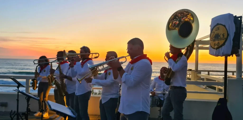 Ambiance basque avec bandas, chœurs et danseurs lors de vos événements d’entreprise