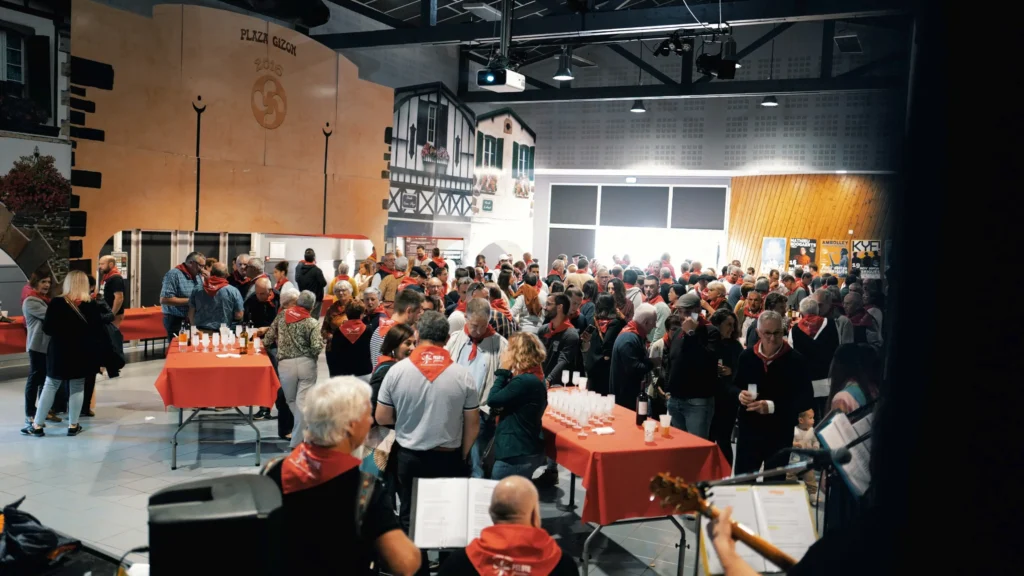 Ambiance festive basque avec artistes passionnés et effet waouh garanti