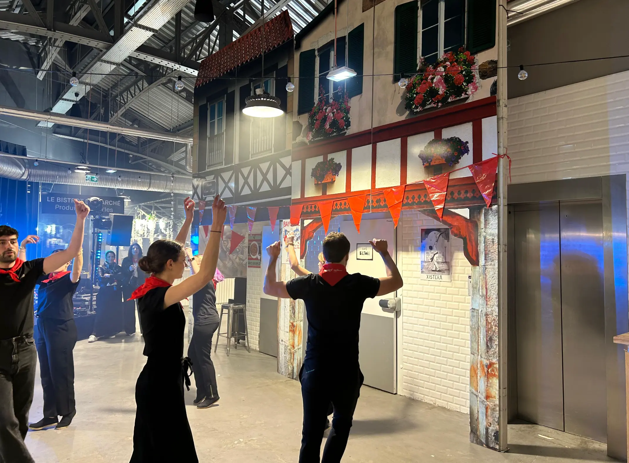soiree-festive-danseurs-chanteurs