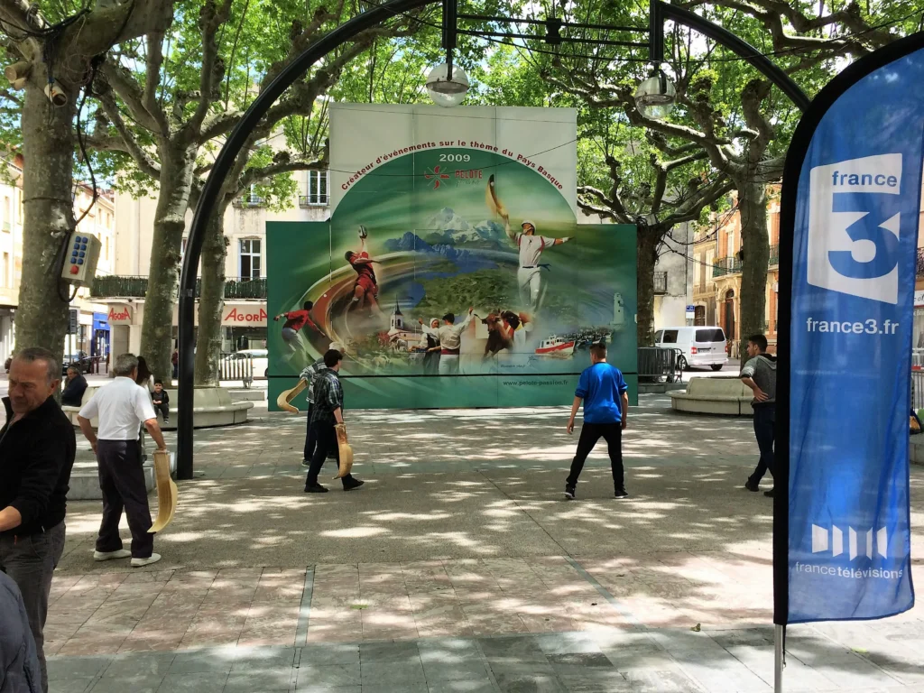 la pelote basque activité ludique et fédératrice pour team building partout en France